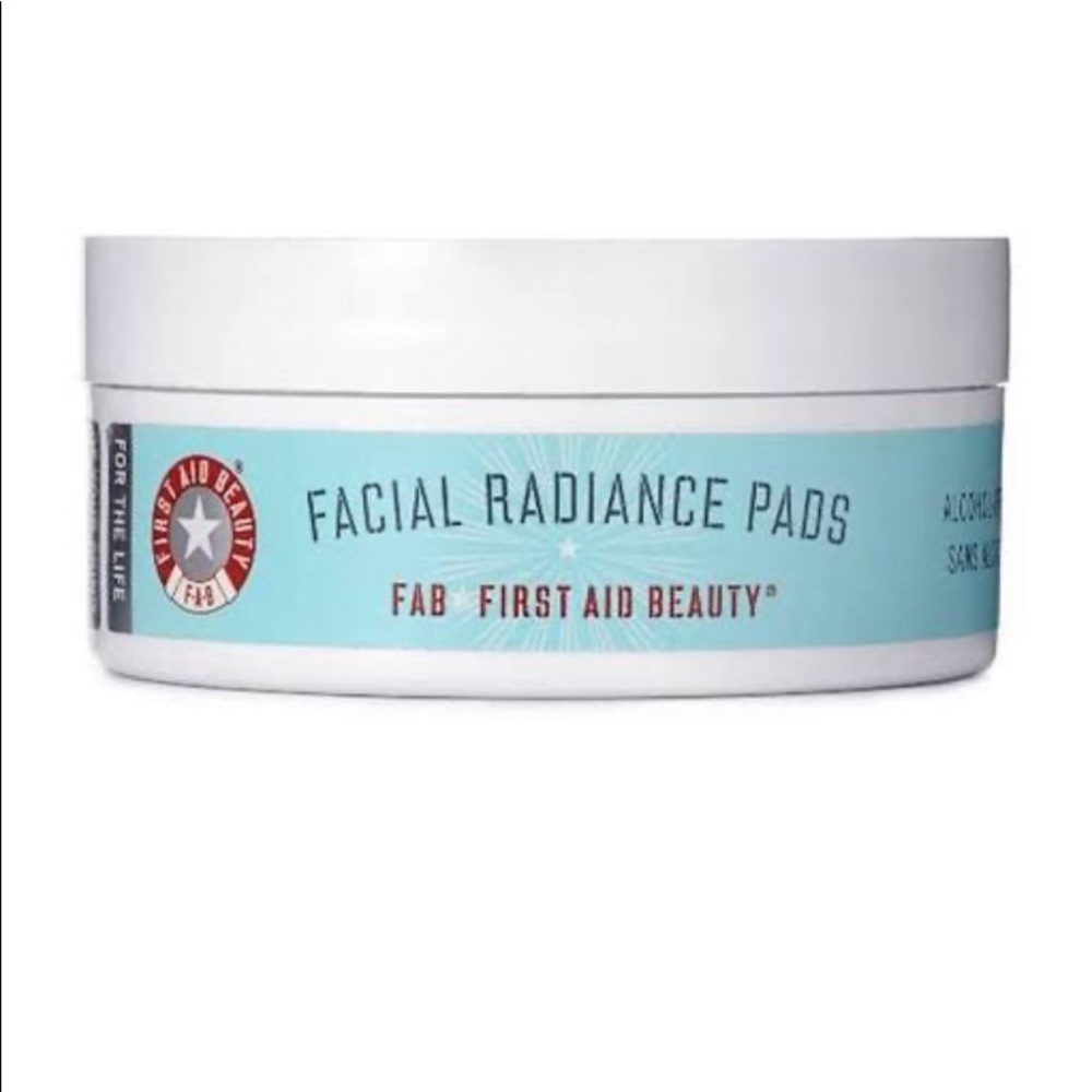 First Aid Beauty FACIAL RADIANCE PADS - Picture 4 of 6